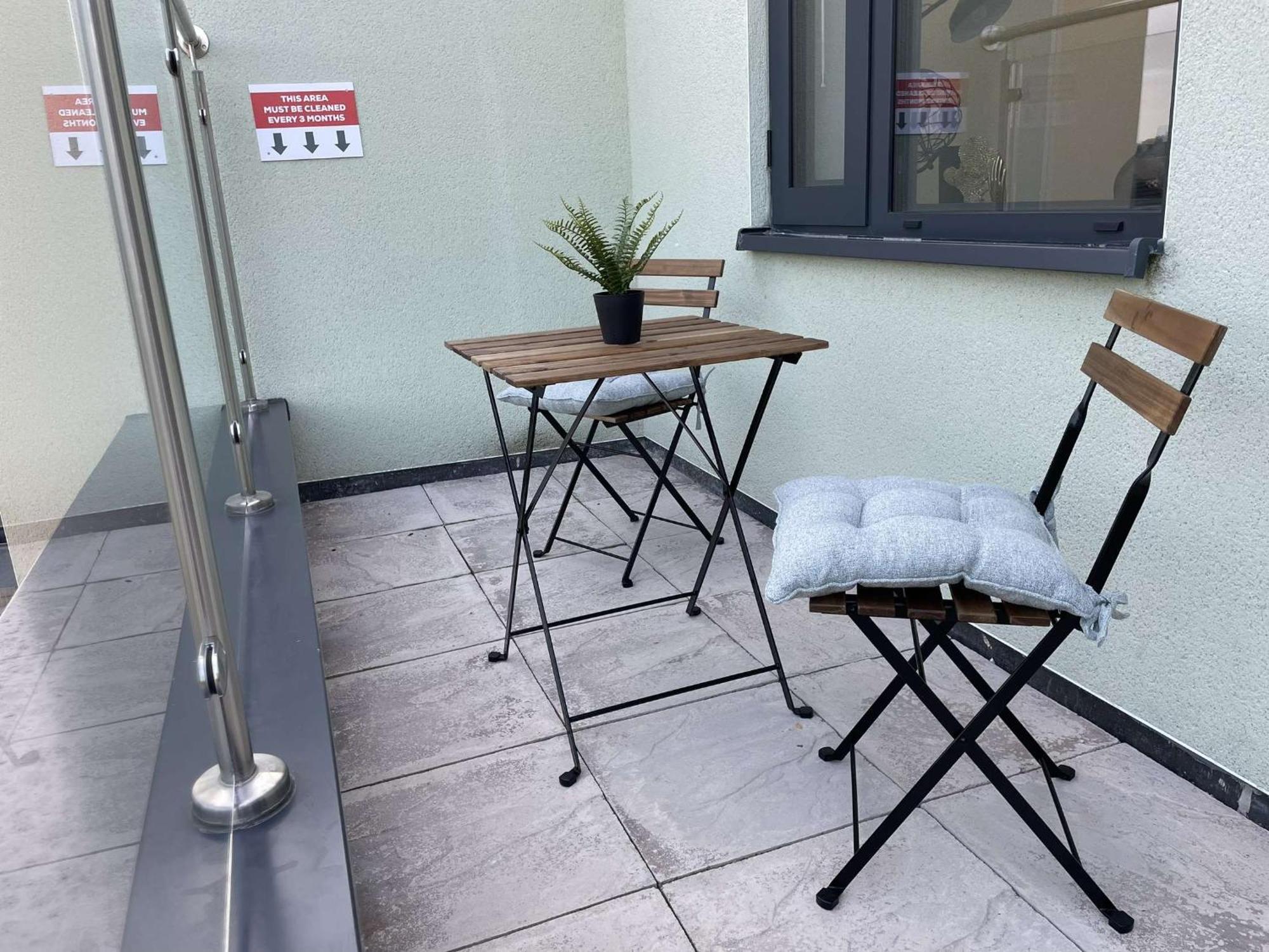 Modern 2-Bed Apartment With Balcony, Close To Oxford City Centre With Free Parking ภายนอก รูปภาพ