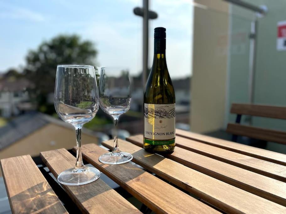 Modern 2-Bed Apartment With Balcony, Close To Oxford City Centre With Free Parking ภายนอก รูปภาพ