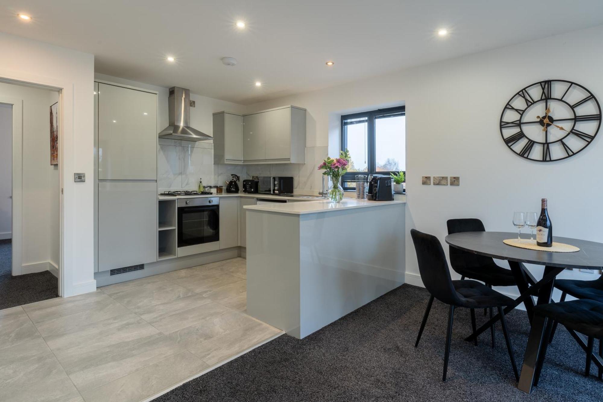 Modern 2-Bed Apartment With Balcony, Close To Oxford City Centre With Free Parking ภายนอก รูปภาพ