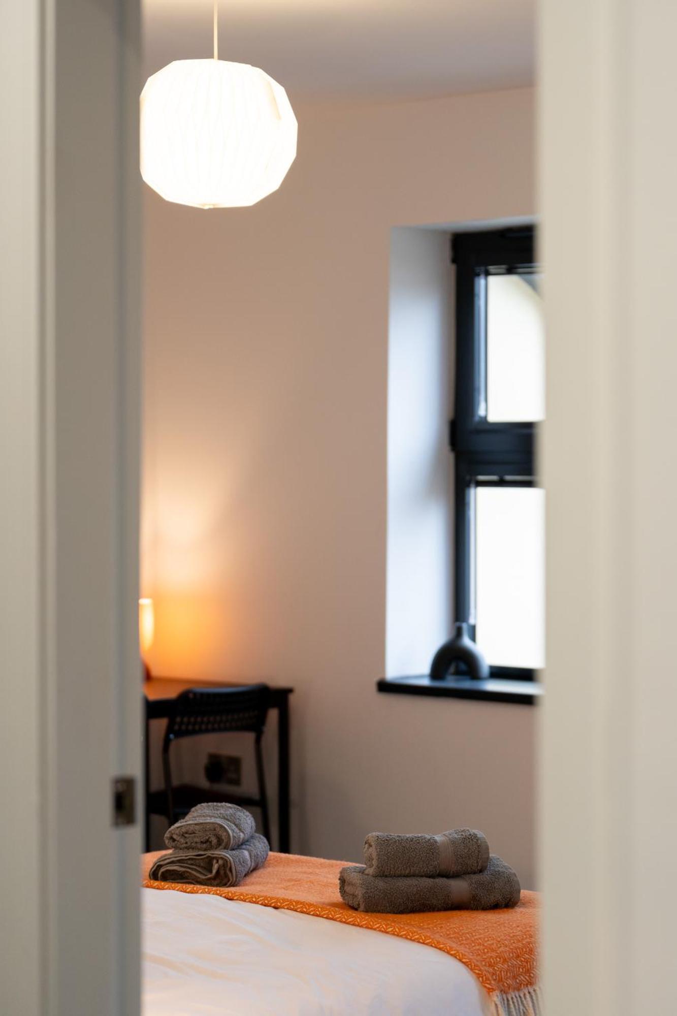 Modern 2-Bed Apartment With Balcony, Close To Oxford City Centre With Free Parking ภายนอก รูปภาพ