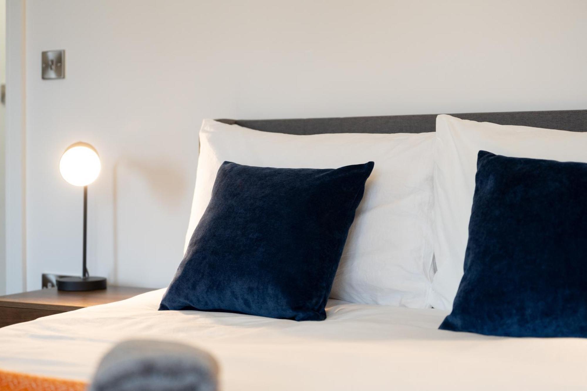 Modern 2-Bed Apartment With Balcony, Close To Oxford City Centre With Free Parking ภายนอก รูปภาพ